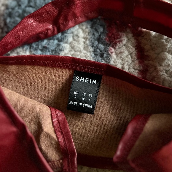 Shein red leather top rockstar girlfriend buckle adjust wrap around crop top - Picture 2 of 9